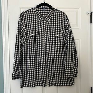 Like new womens Chaps buffalo plaid button shirt